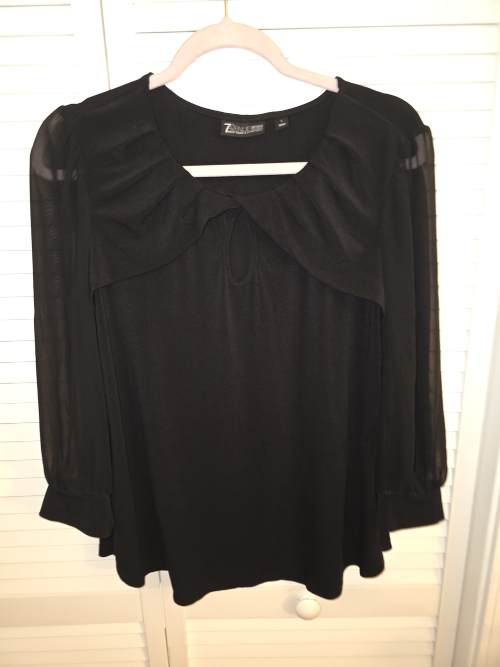 Women's 7th Avenue Design Studio By New York & Co. Large Black Keyhole Blouse 🩷